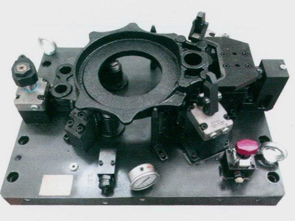 製動器底闆(ban)液(ye)壓裌具(ju)